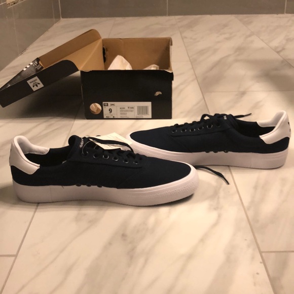 NWT Men’s Adidas 3MC Sneakers - Picture 7 of 10